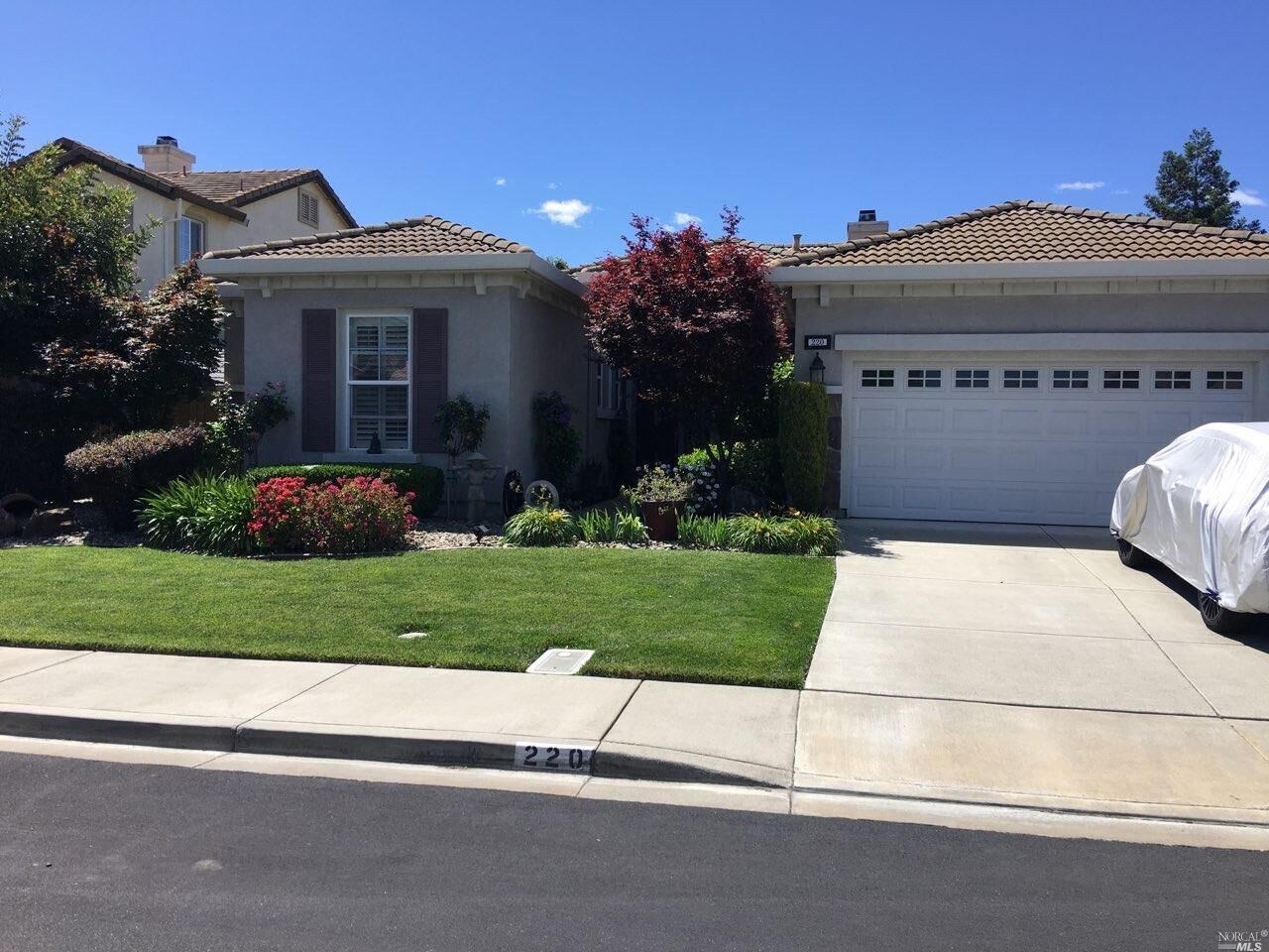 Property Photo: 220 Sage Sparrow Circle CA 95687
