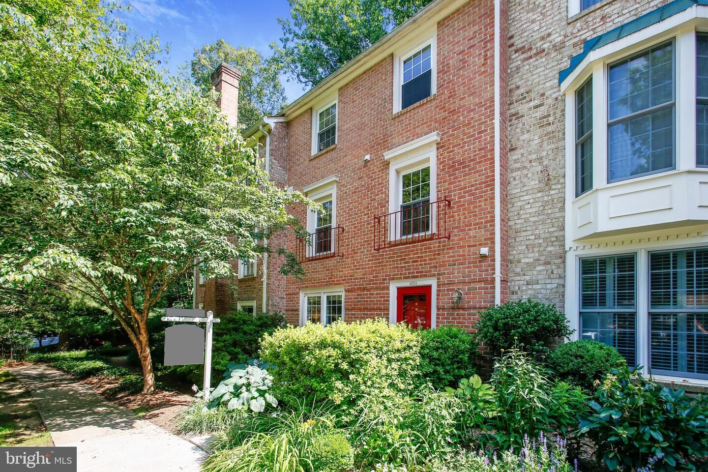 Property Photo:  4624 Briar Patch Court  VA 22032 