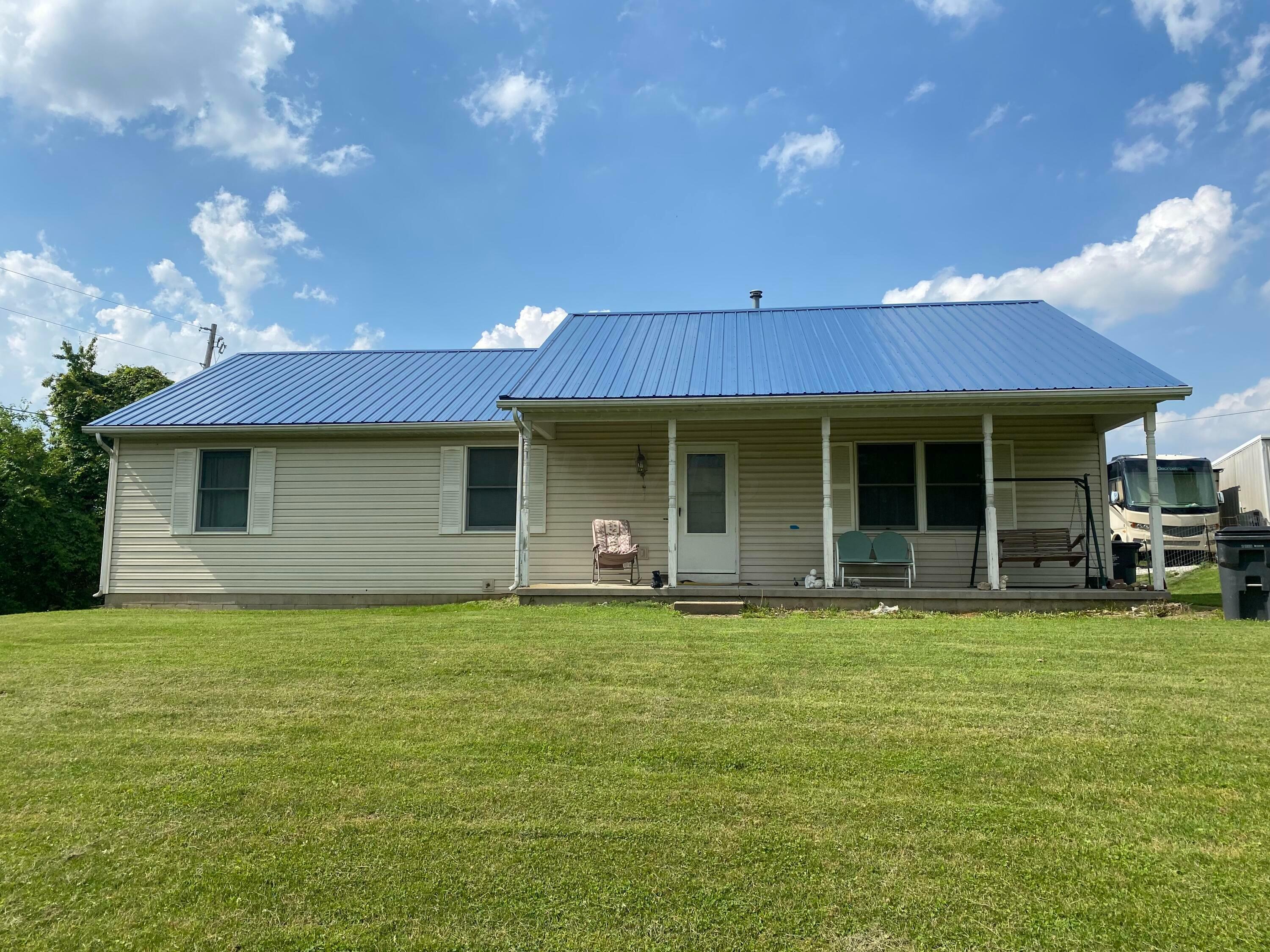 Property Photo:  1042 Pleasantville Road NW  OH 43105 