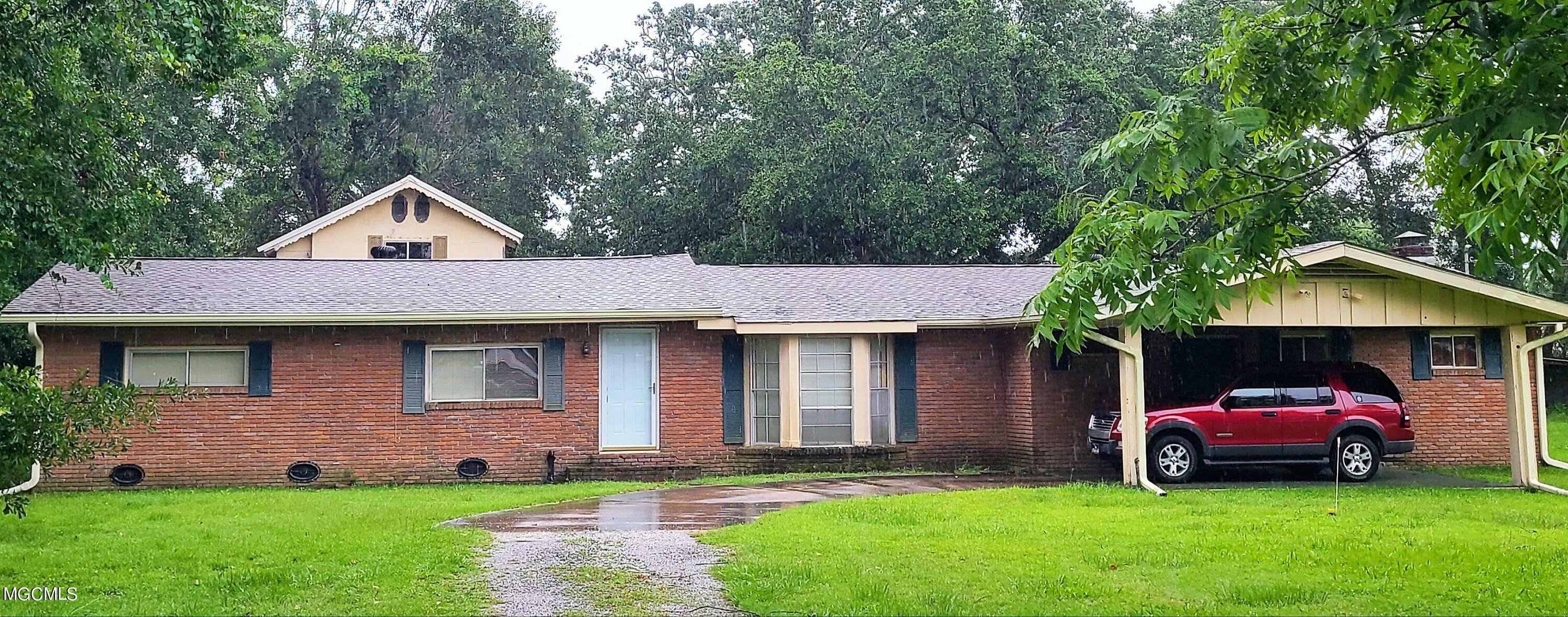 Property Photo:  408 E First Street  MS 39560 