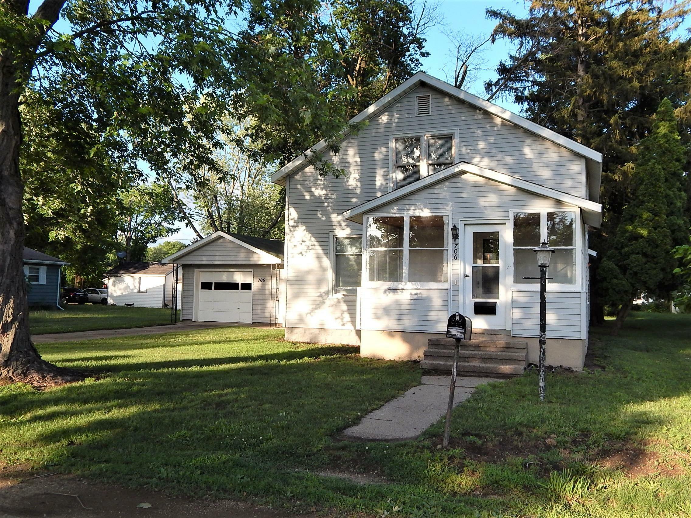 706 Tenth Street  Three Rivers MI 49093 photo