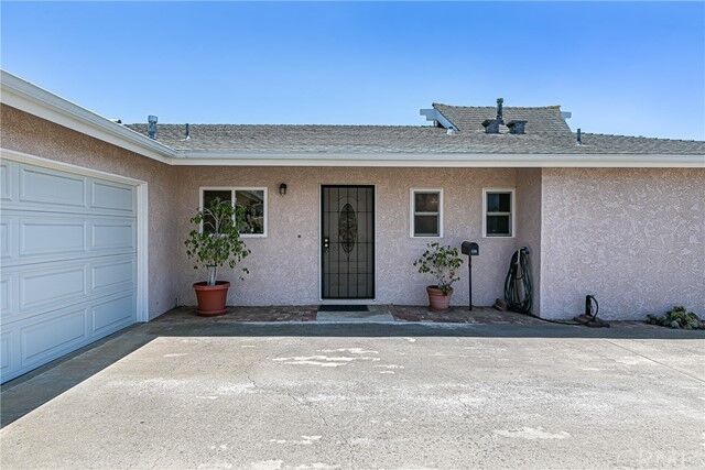 Property Photo: 220 N Palisade Drive CA 93454
