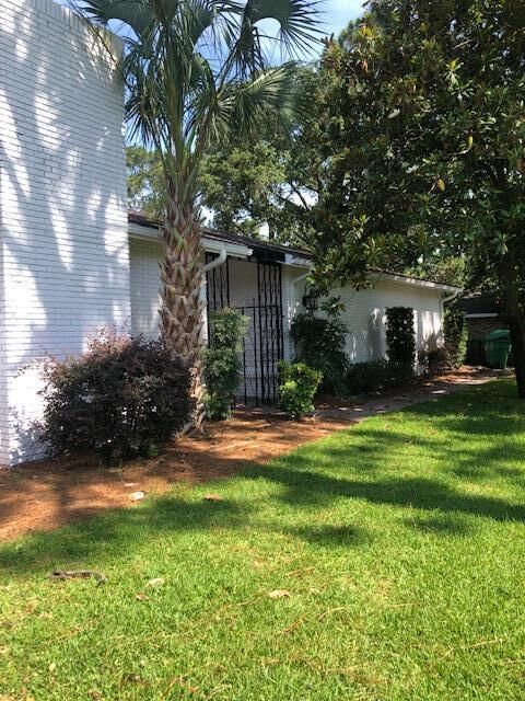 Property Photo: 146 Country Club Road FL 32579