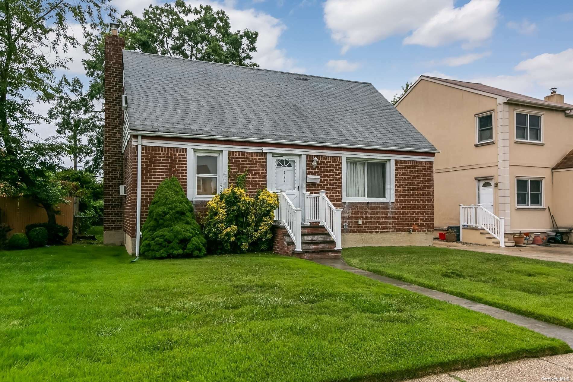 256 Norfeld Boulevard  Elmont NY 11003 photo