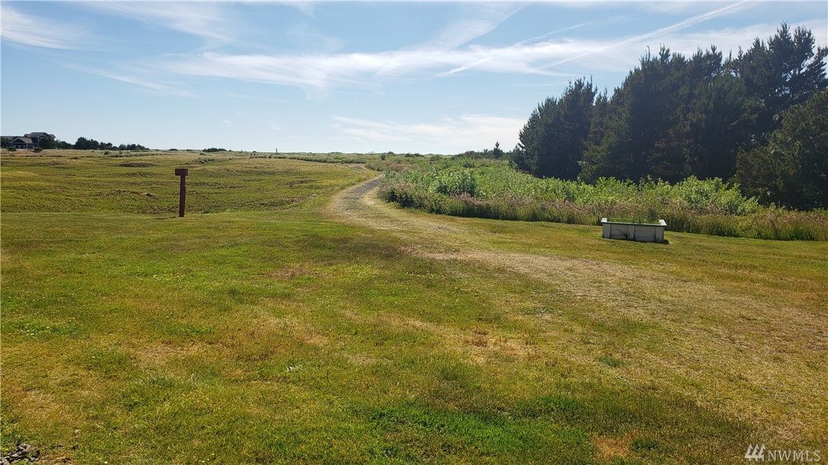 Property Photo:  210 26th St NW 421  WA 98631 