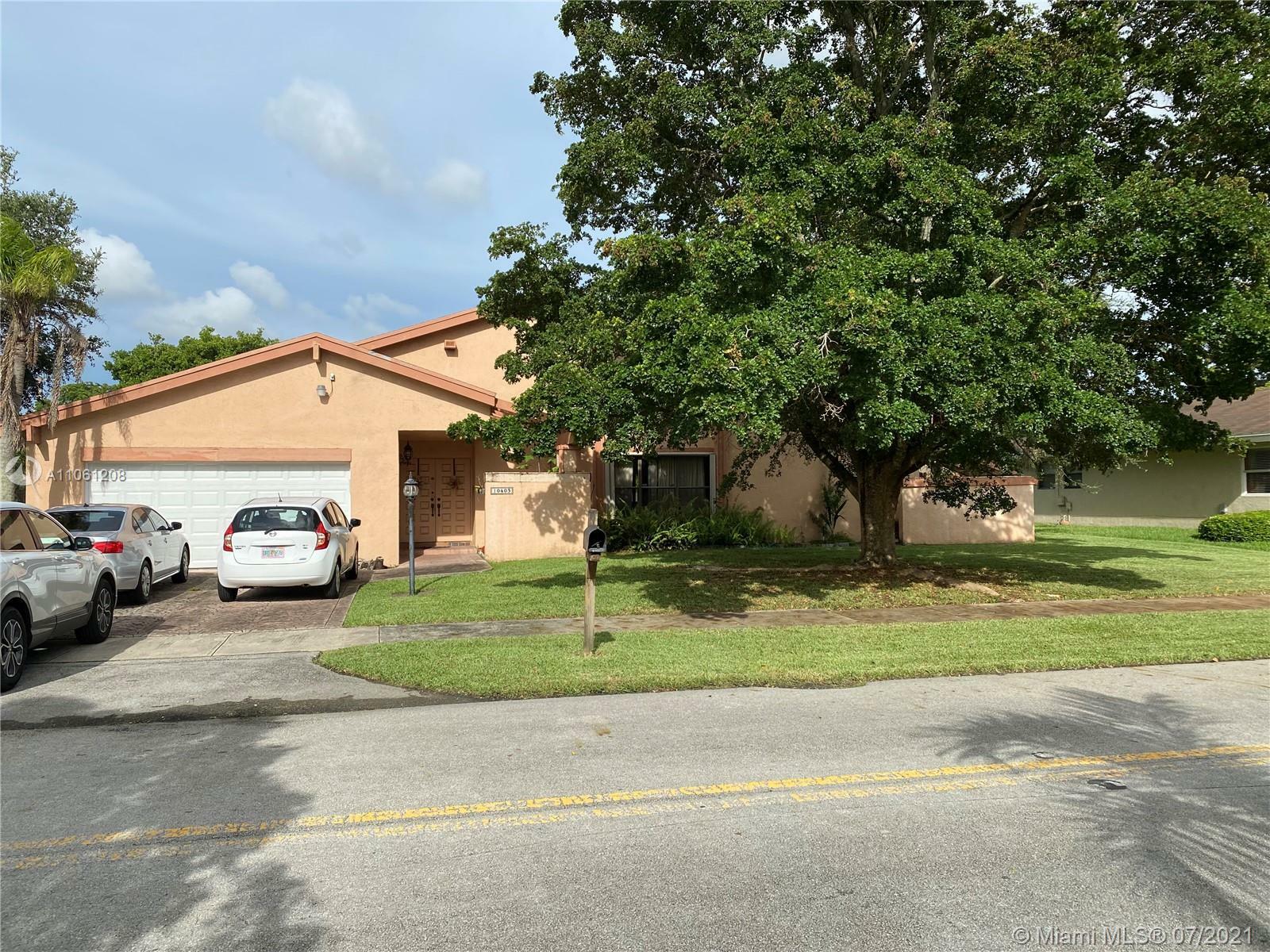 10403 SW 114th Pl  Miami FL 33176 photo