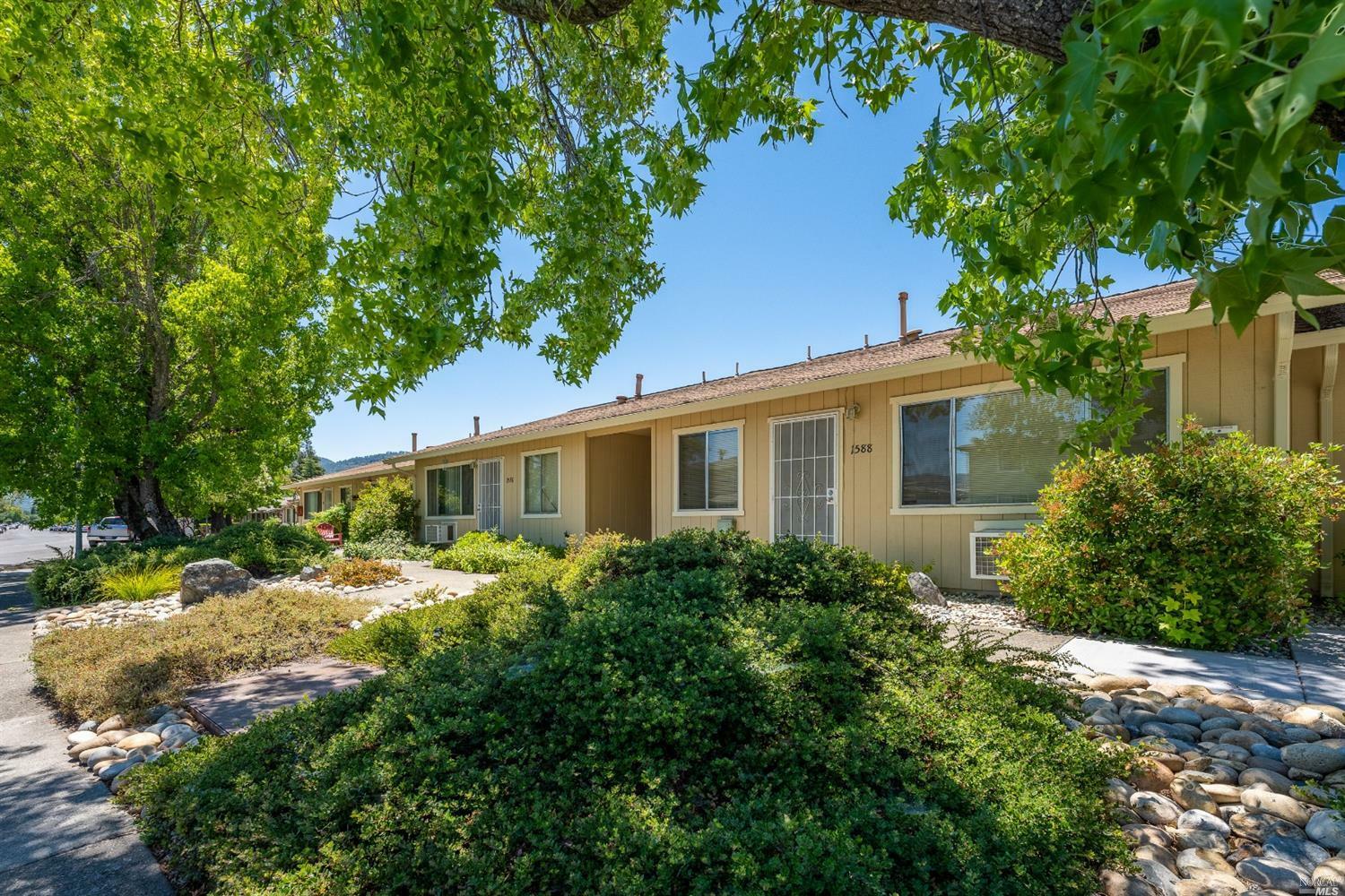 Property Photo:  1580 1598 N Bush Street  CA 95482 