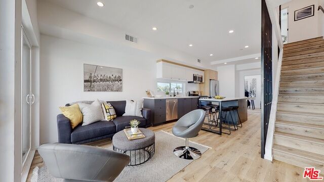 Property Photo:  2654 1/2 S Mansfield Ave  CA 90016