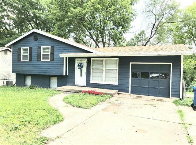 Property Photo:  194 Jackson Avenue  MO 64068 