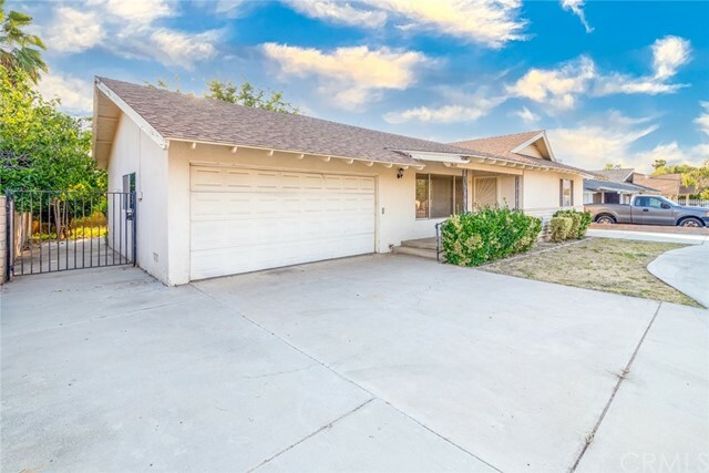 Property Photo:  26665 Yale Street  CA 92544 