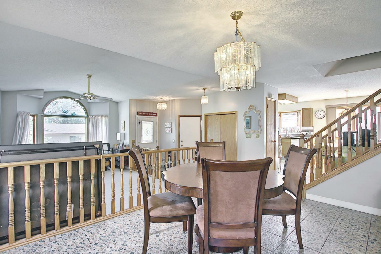 Property Photo: 1401 Shawnee Road SW AB T2Y 2T1