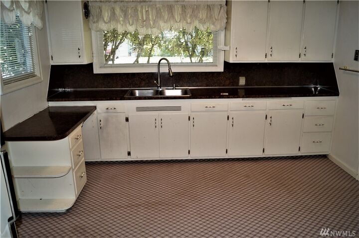 Property Photo: 902 Spruce St WA 98550