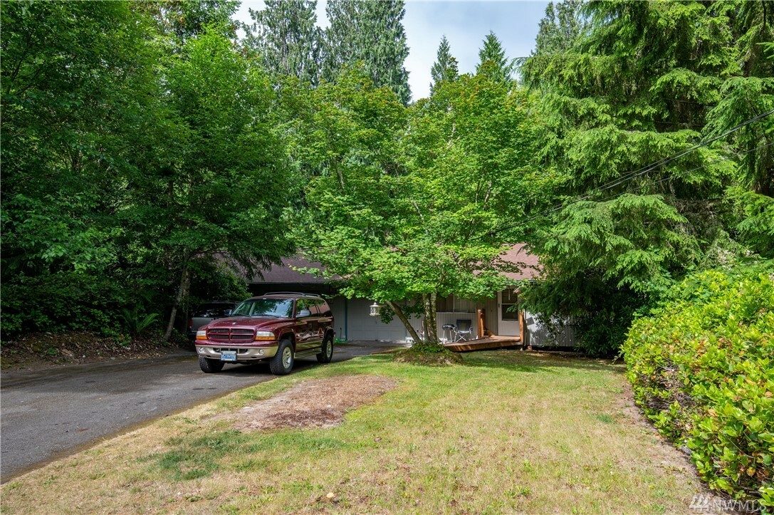 Property Photo:  4443 Pine Ave NE  WA 98310 