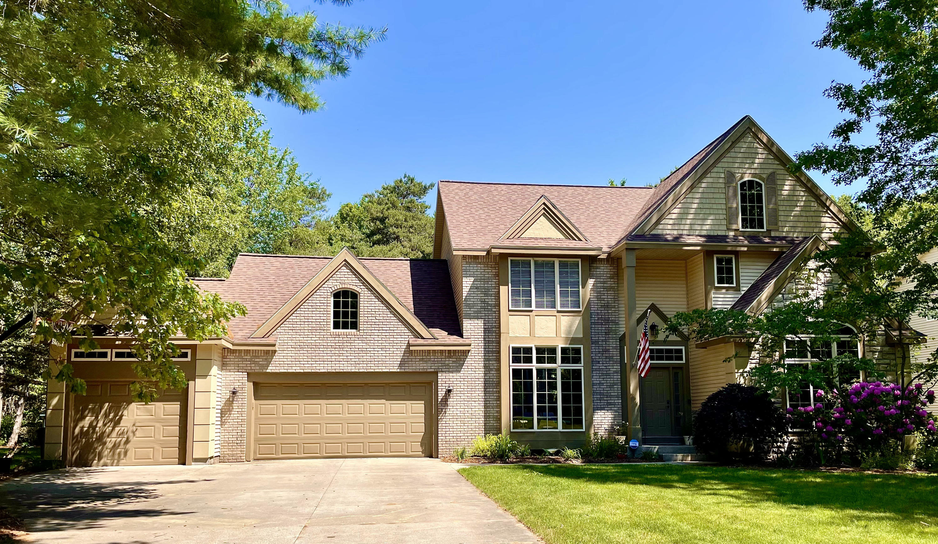 Property Photo:  15361 Oak Ridge Drive  MI 49456 