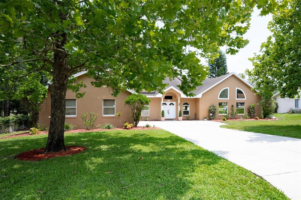 Property Photo: 4903 Willowbrook Circle FL 33884