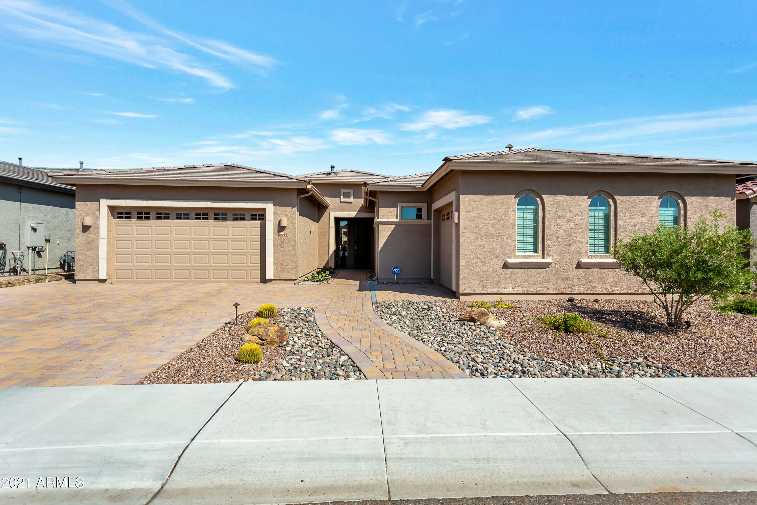 Property Photo: 6644 W Dale Lane AZ 85083