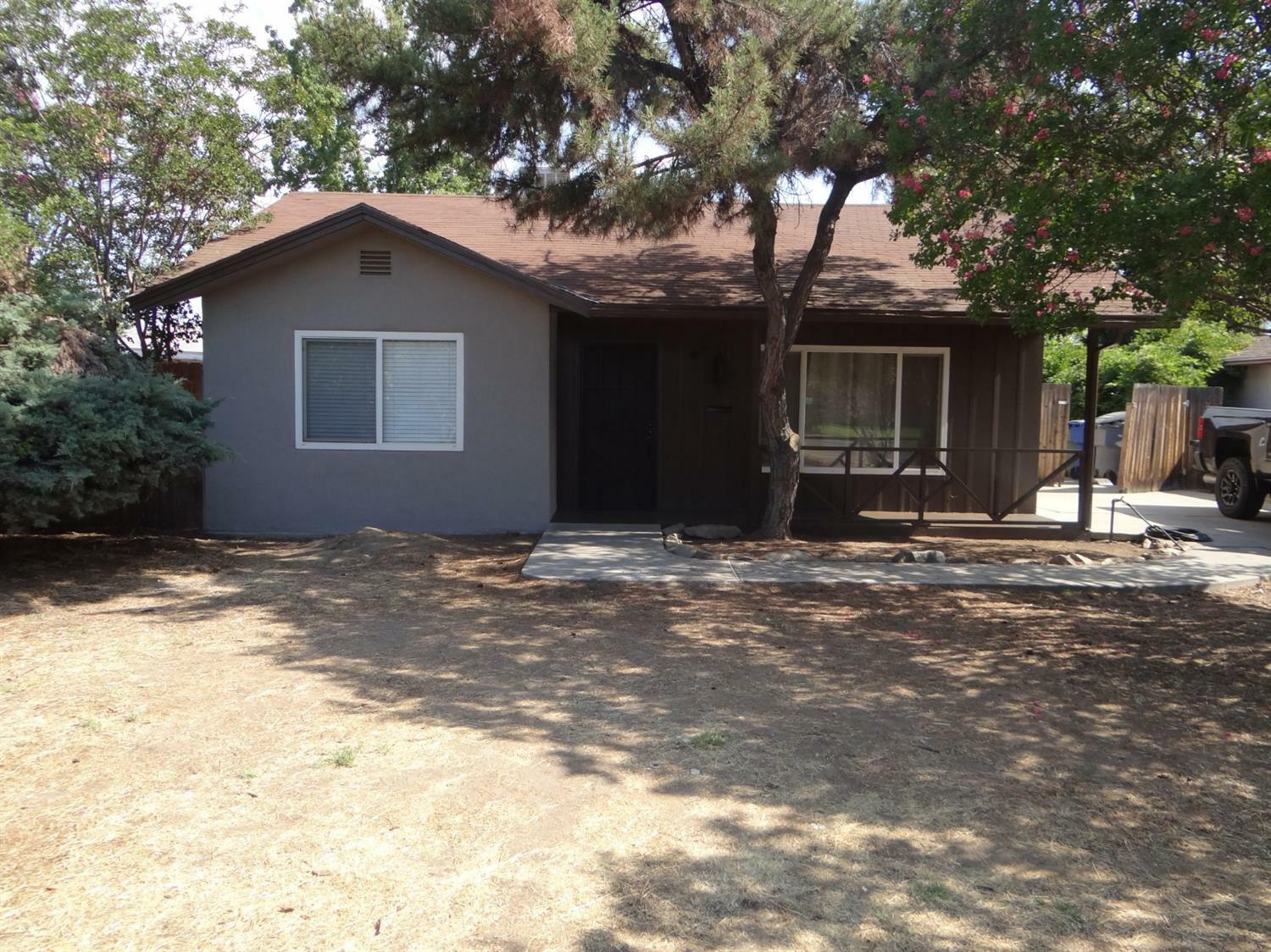 4673 E Yale Avenue  Fresno CA 93703 photo