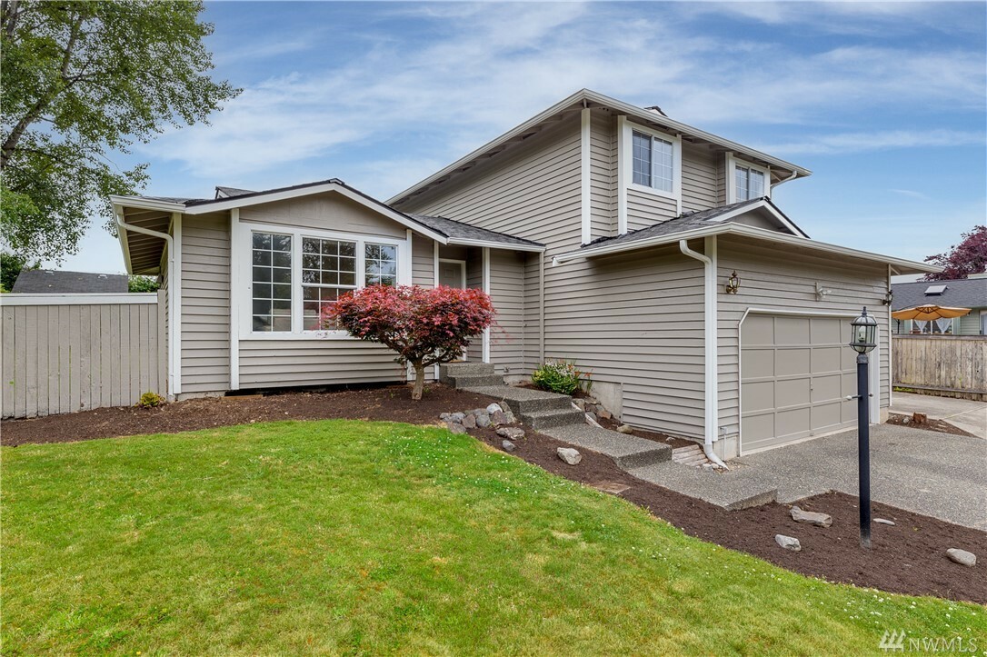 Property Photo:  2116 130th Dr NE  WA 98258 