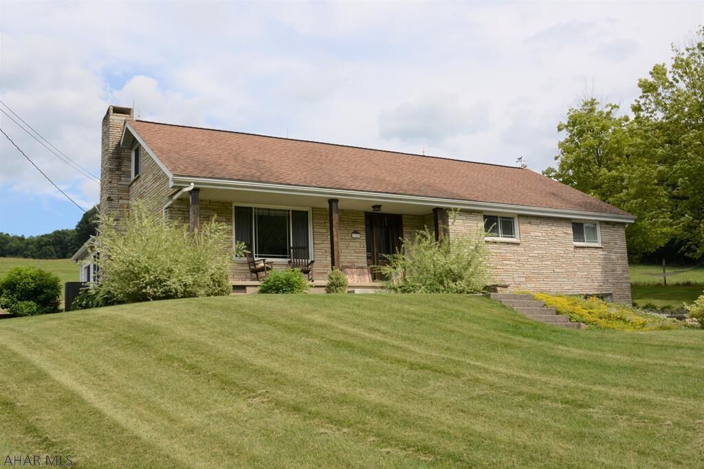 Property Photo:  2348 Raystown Road  PA 15537 