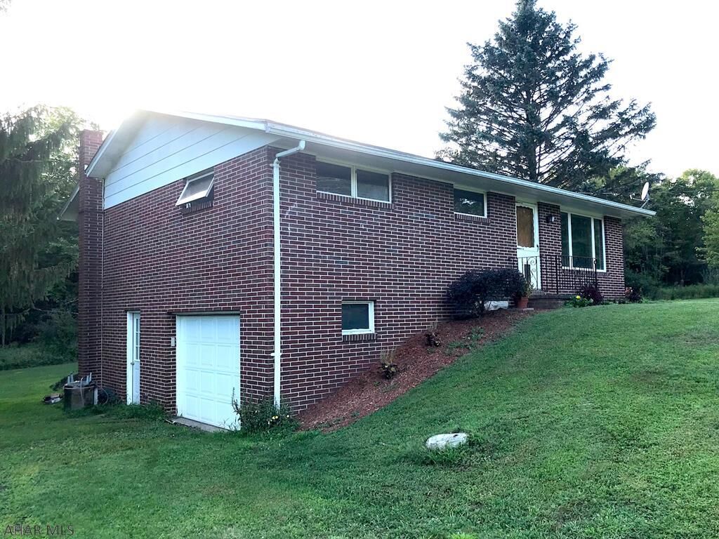 Property Photo: 463 Willow Brook Lane PA 15522