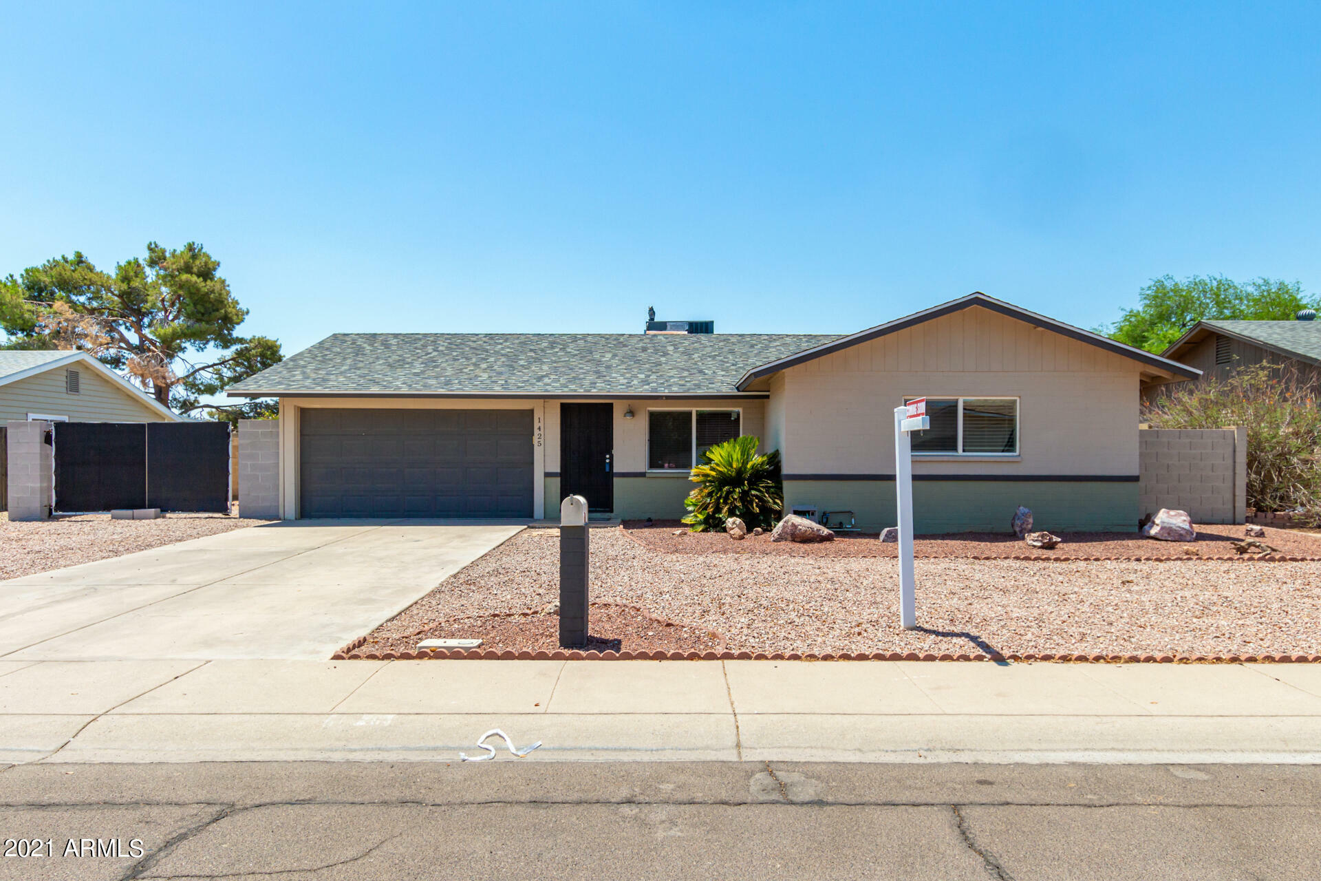 Property Photo:  1425 W El Monte Place  AZ 85224 