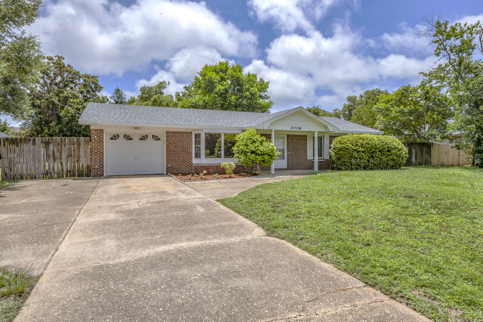 Property Photo: 2006 Frontera Street FL 32566