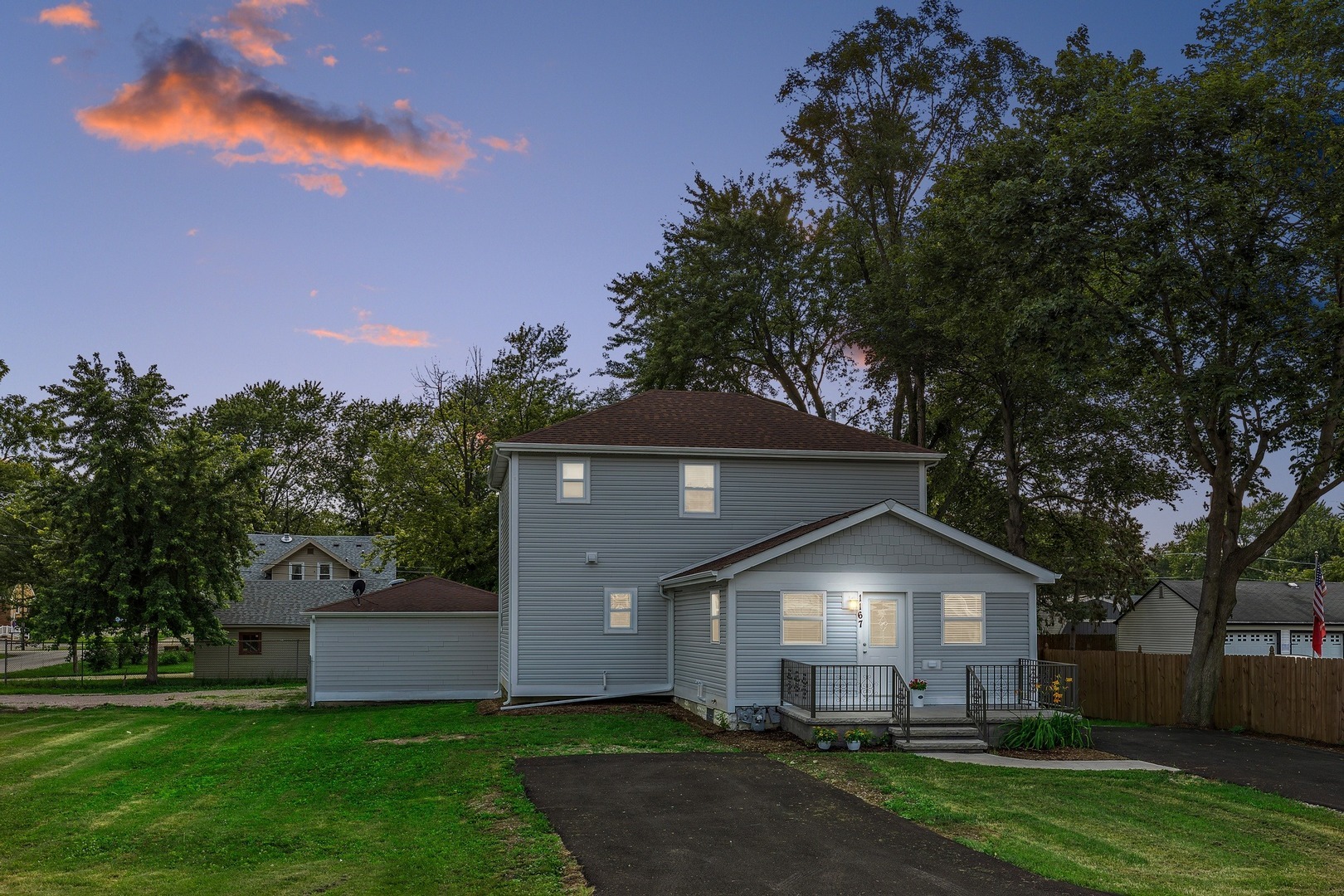 Property Photo:  1167 Gates Street  IL 60505 