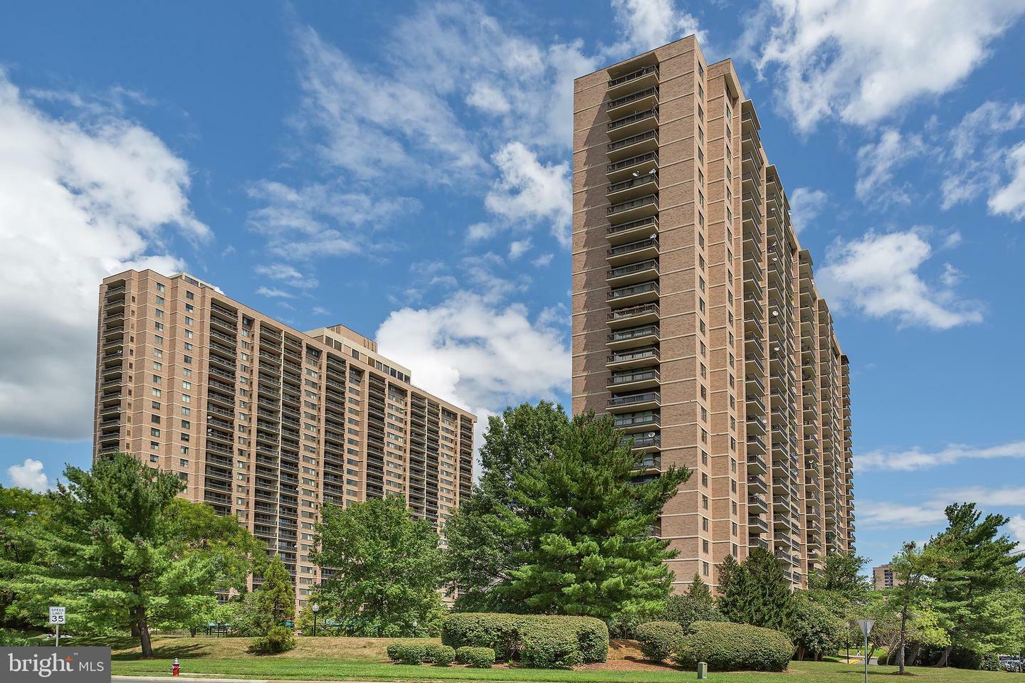 Property Photo: 5505 Seminary Road 2403 VA 22041