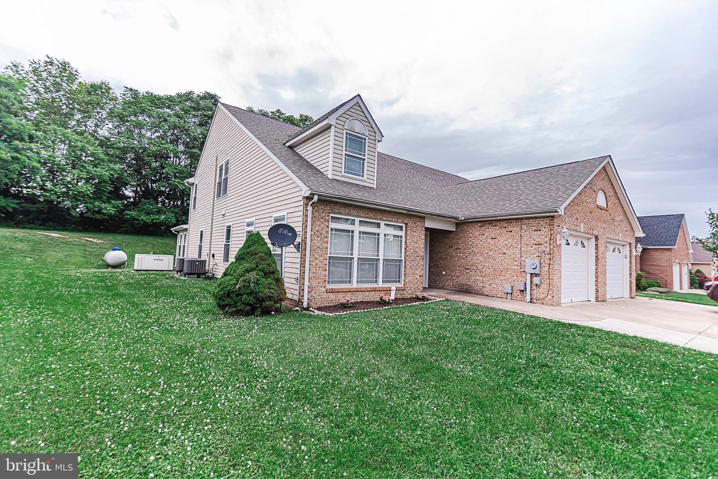 Property Photo: 122 Brookline Drive WV 25414