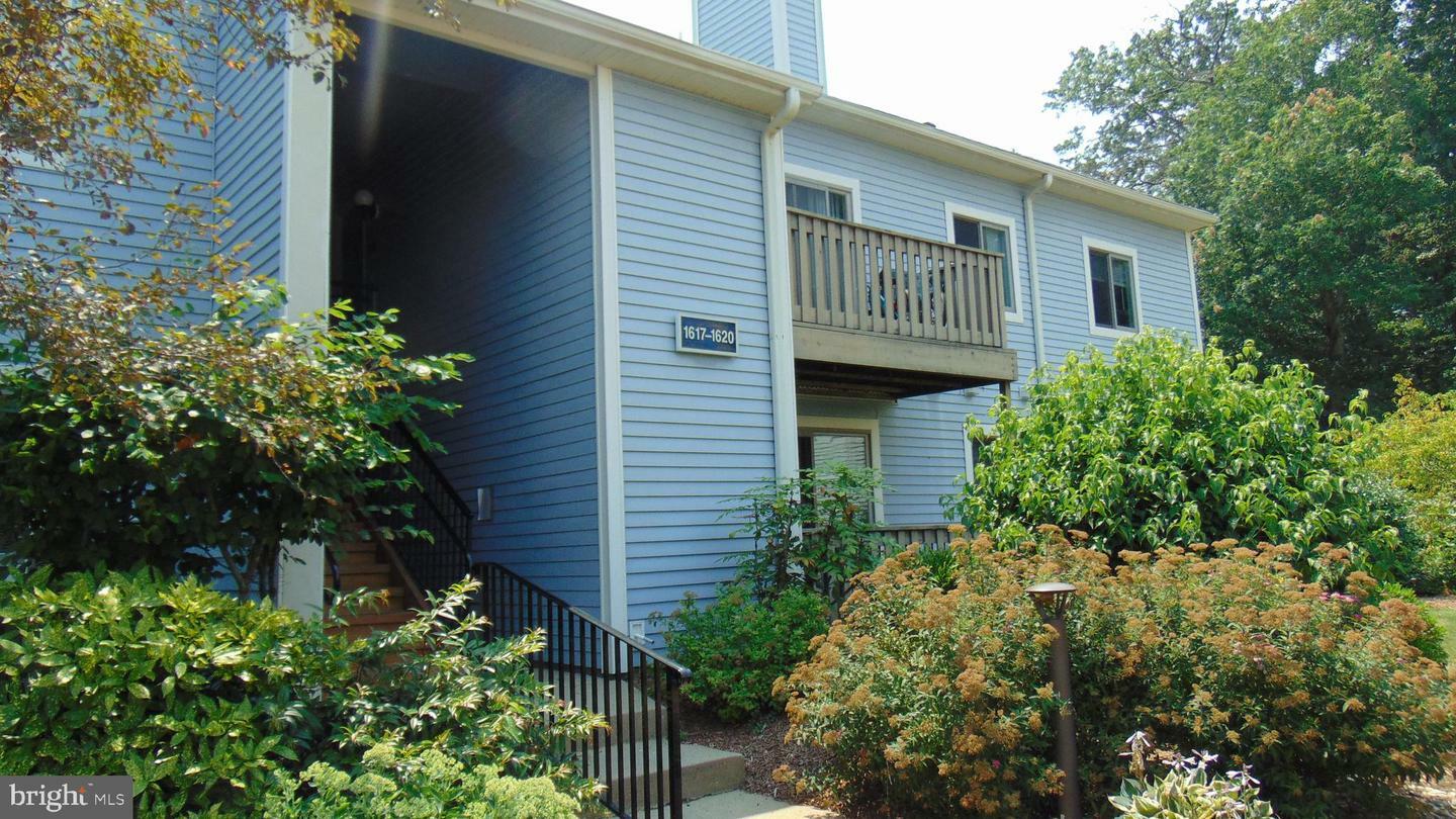 Property Photo:  1620 Aspen Drive  NJ 08536 