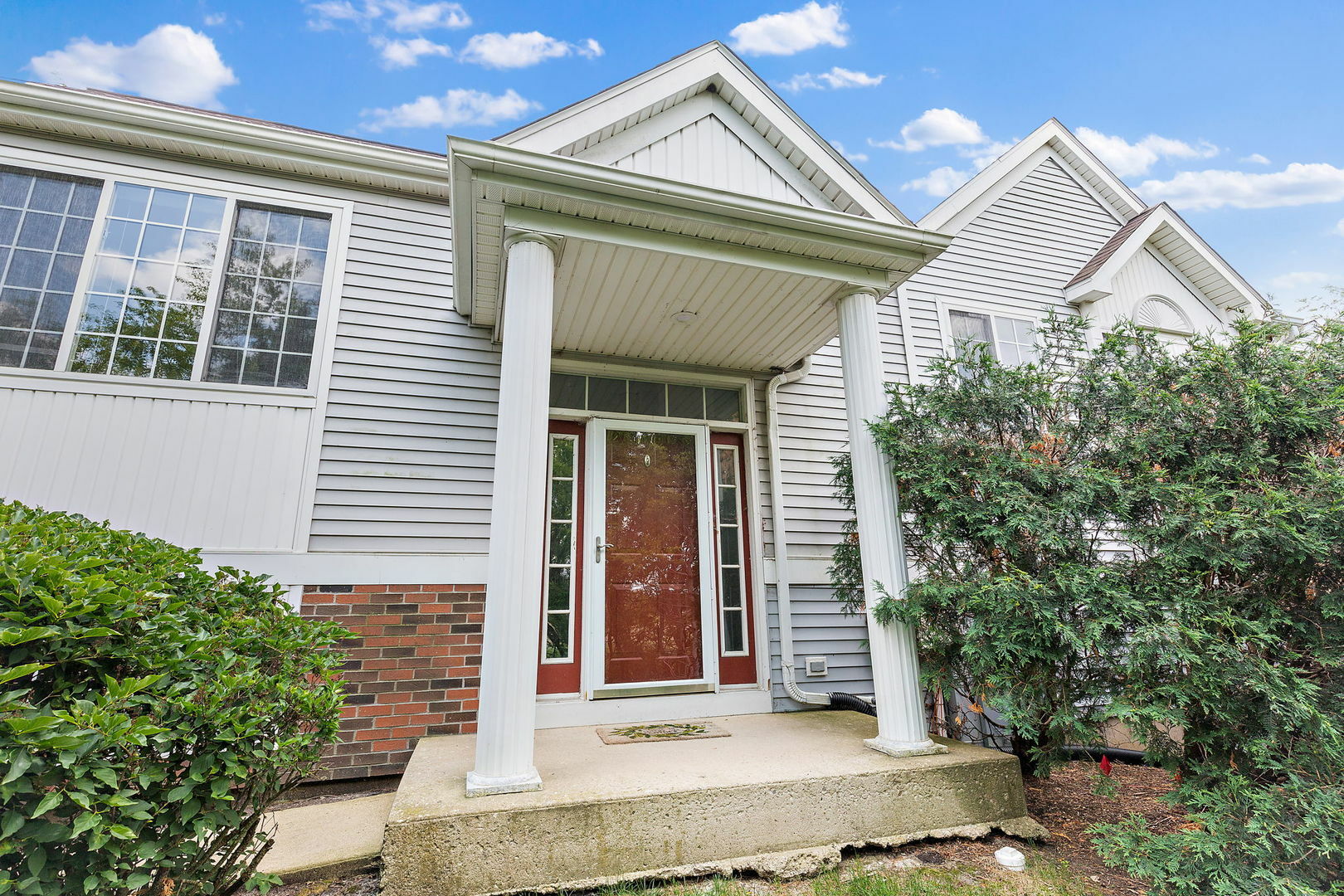 Property Photo: 2340 Dawson Lane IL 60102