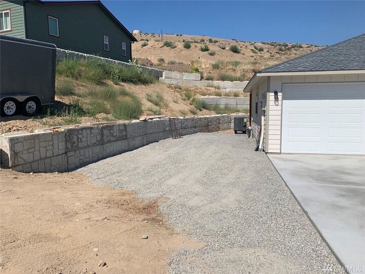 Property Photo:  9976 Saska Wy  WA 98822 