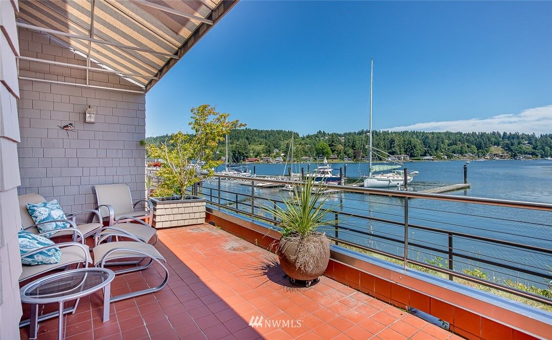 Property Photo:  8915 N Harborview Drive 101  WA 98332 