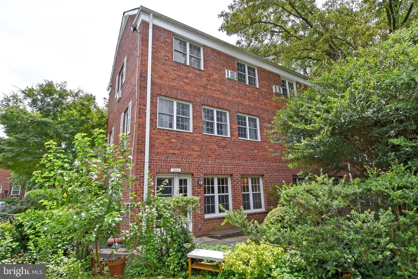 Property Photo: 3410 Gunston Road VA 22302