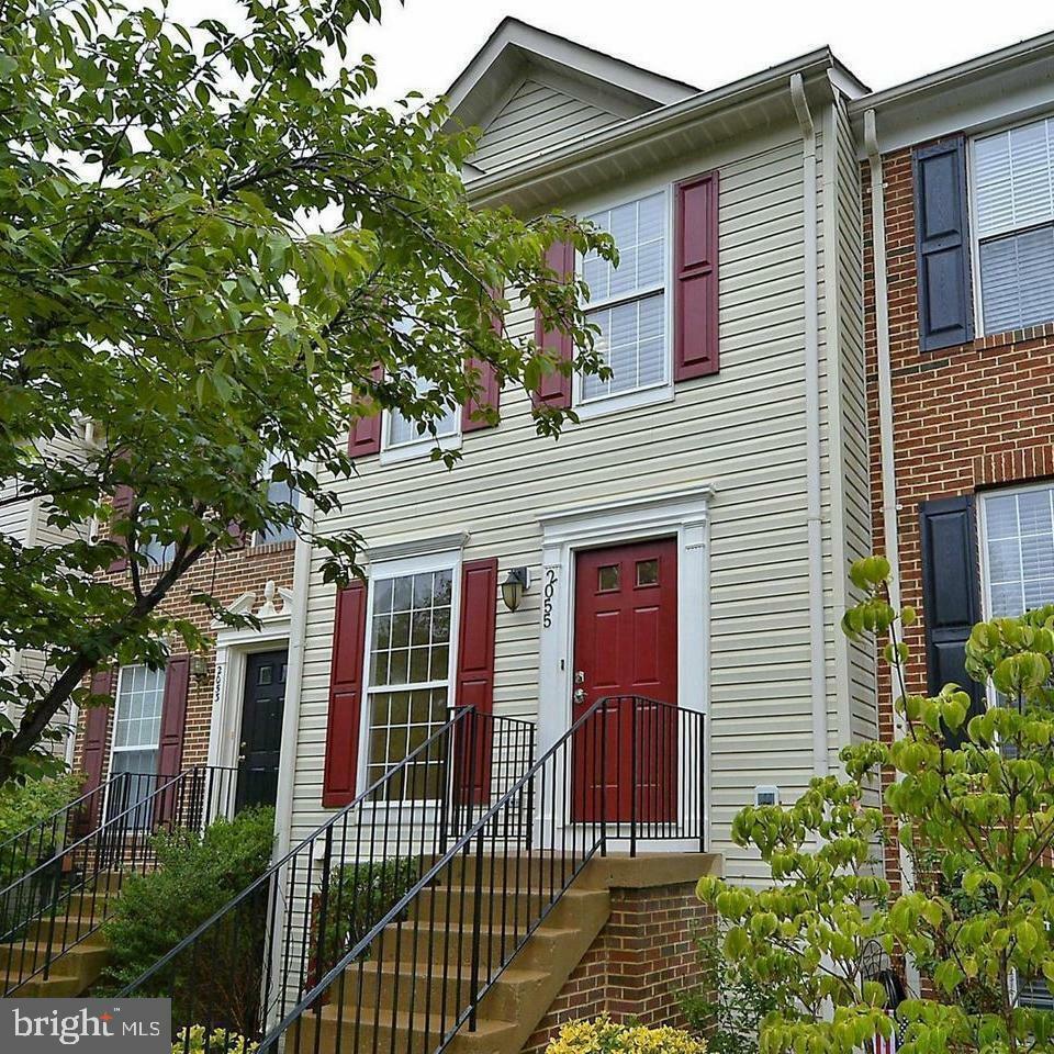 Property Photo: 2055 Stargrass Court VA 22192