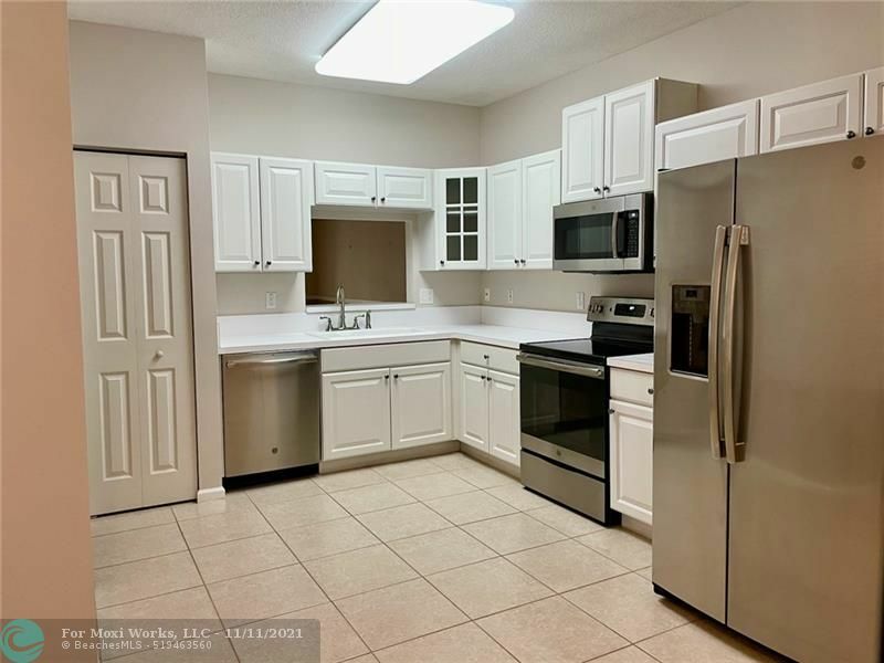 Property Photo:  8339 Via Leonessa  FL 33433 