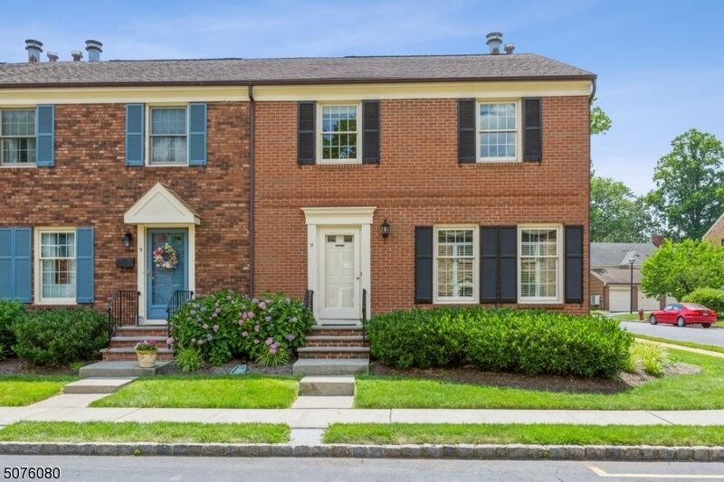 Property Photo: 11 Cowperthwaite Sq 11 NJ 07090