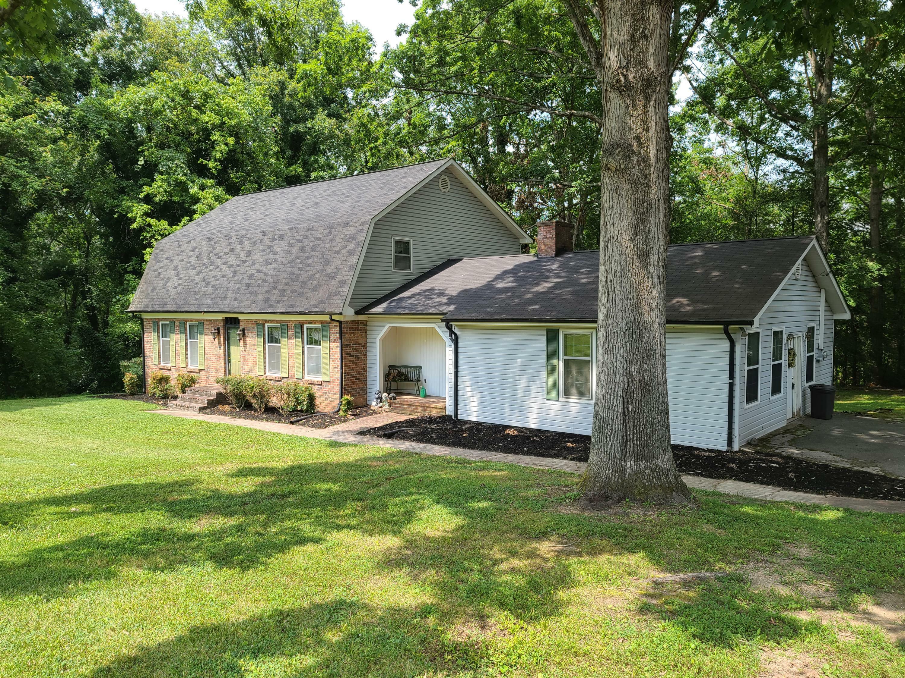 Property Photo:  422 Crescent  TN 37854 