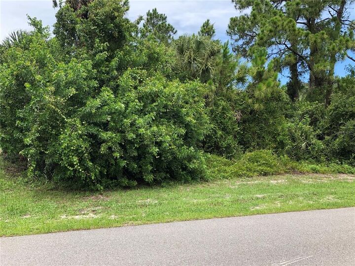 Property Photo: Escambia Circle FL 34288