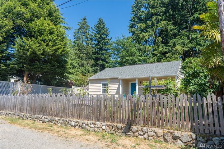 Property Photo:  13230 2nd Ave NW  WA 98177 