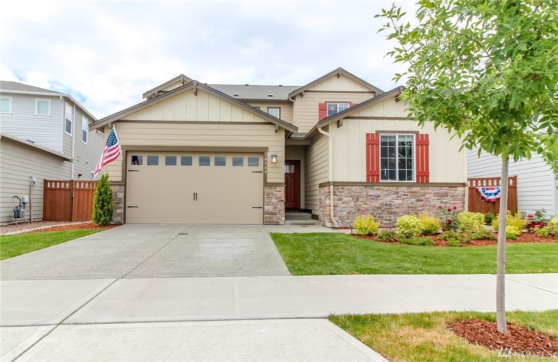 Property Photo:  14540 201st Ave E  WA 98391 