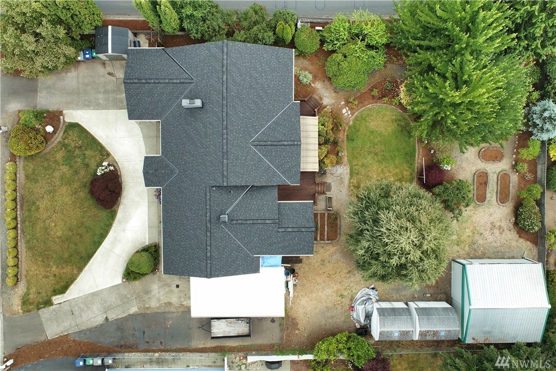 Property Photo:  121 Union Ave SE  WA 98059 