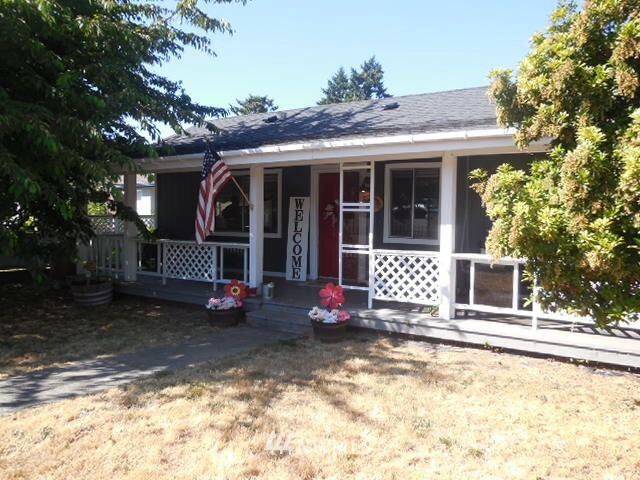 Property Photo:  613 W 9th Street W  WA 98363 