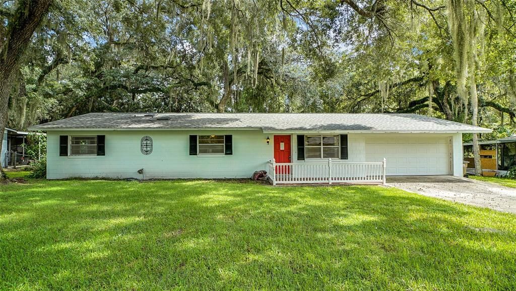 Property Photo: 4004 Palm Drive FL 34748