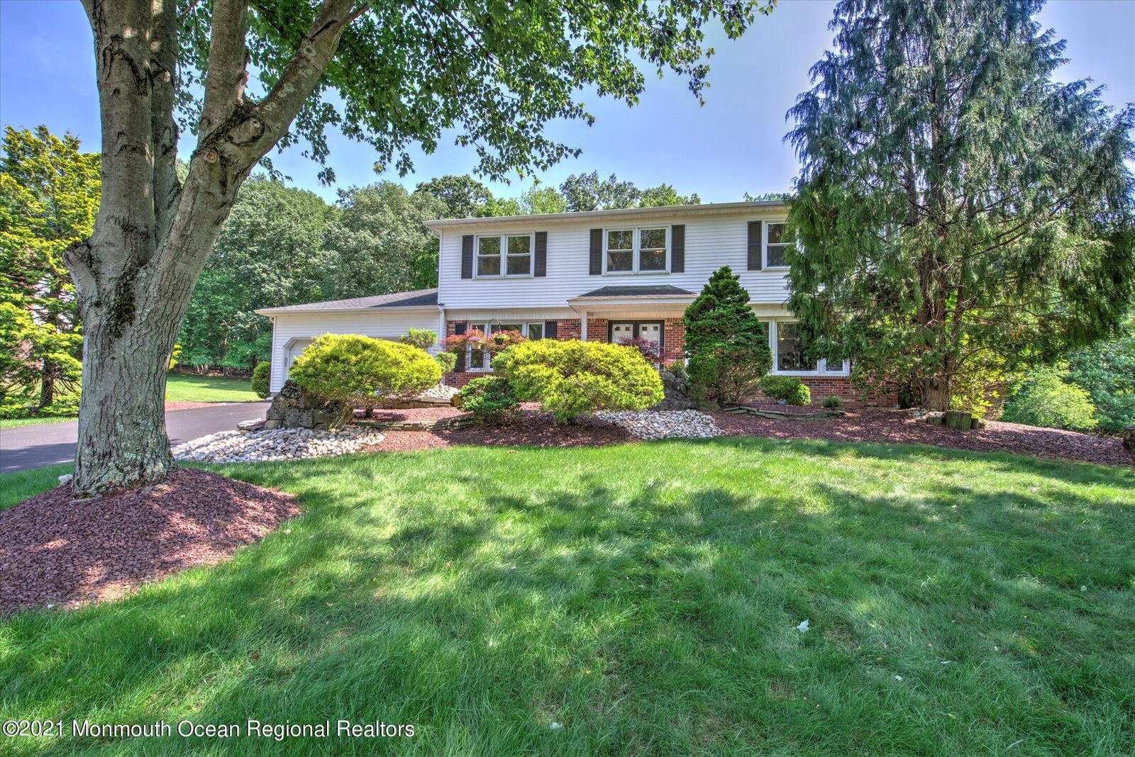 Property Photo:  7 Steeplechase Drive  NJ 07746 
