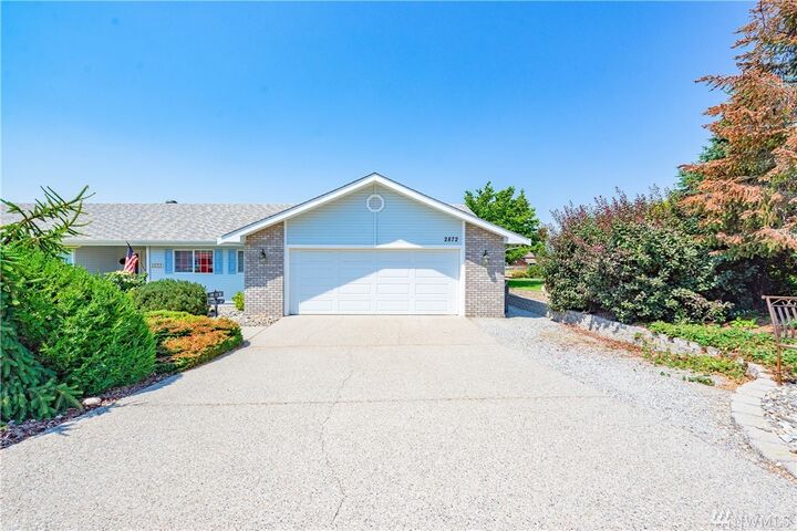 Property Photo: 2872 Chaussee Victoria Ct WA 98802