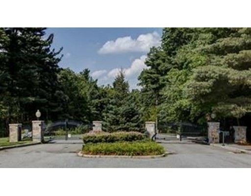 Property Photo: 107 Nobscot Drive MA 01701