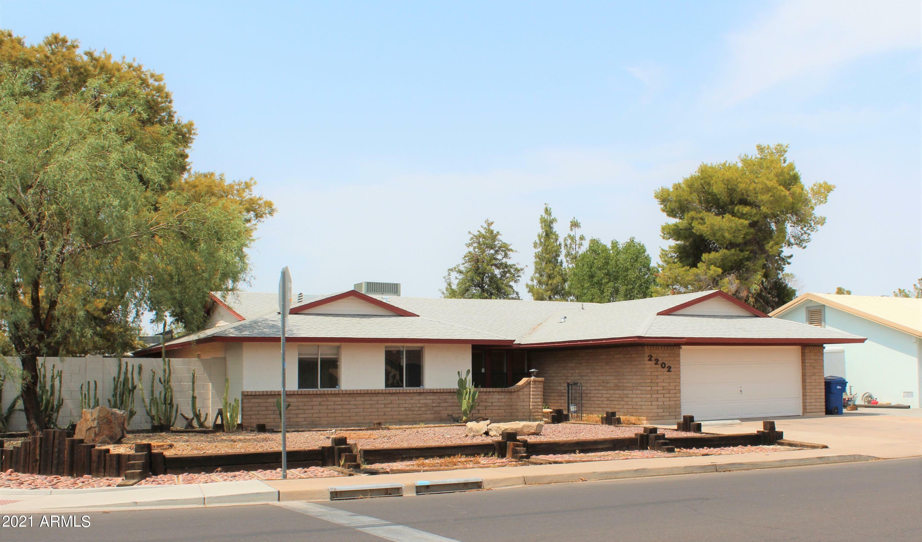 Property Photo:  2202 E Hampton Avenue  AZ 85204 