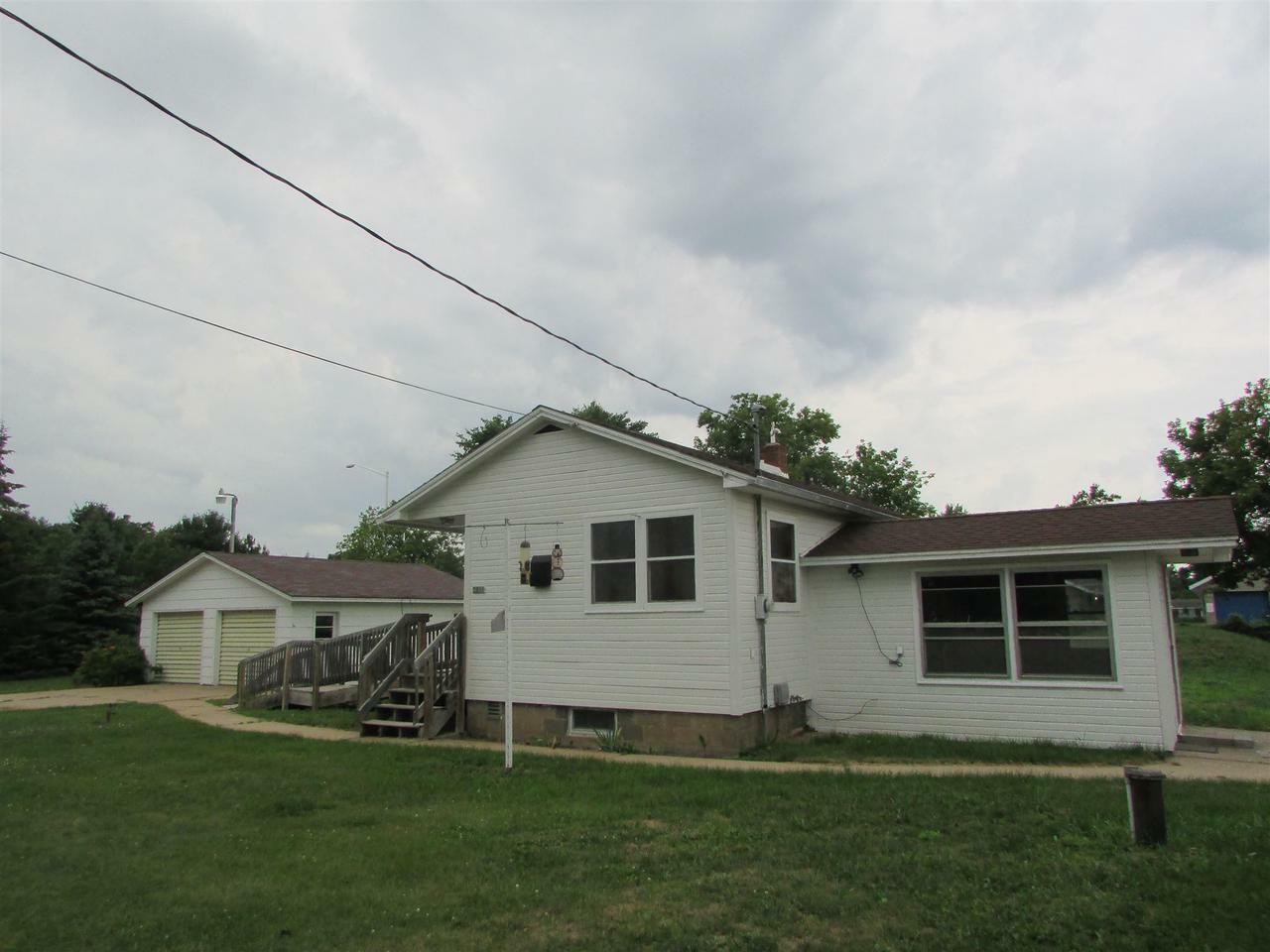 Property Photo:  2211 Oak Street  WI 54494 