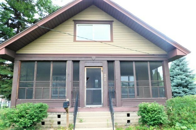 Property Photo:  223 W Marshall Street  IL 61008 